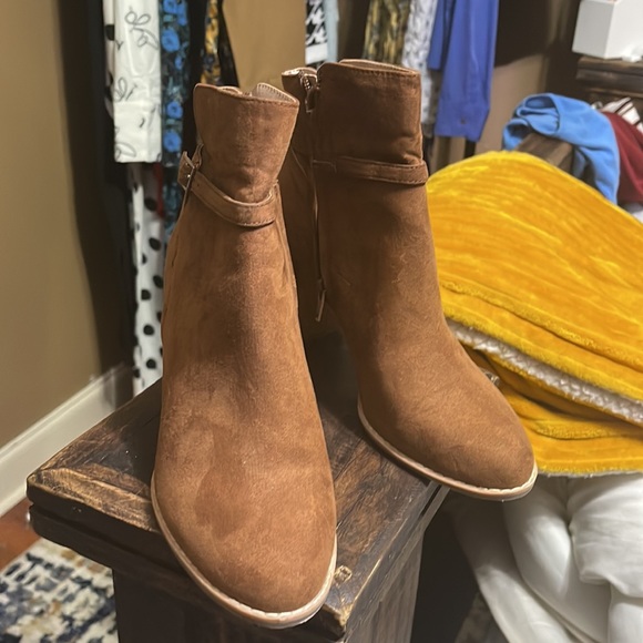 Perfect Booties - Picture 3 of 4